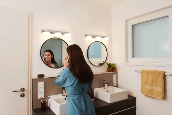 Світильник світлодіодний Ledvance Smart+ Wifi Orbis Wall Elypse 560 мм 18 Вт срібний 3000-6500 К 