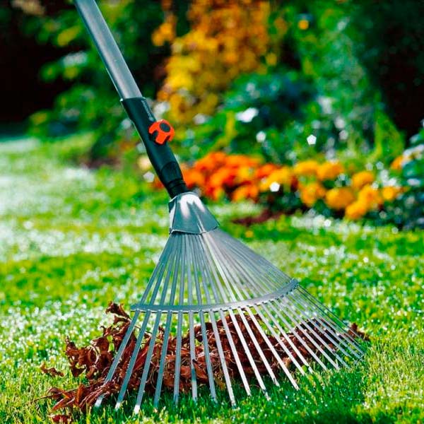 Грабли веерные Gardena 3022-20 с ручкой