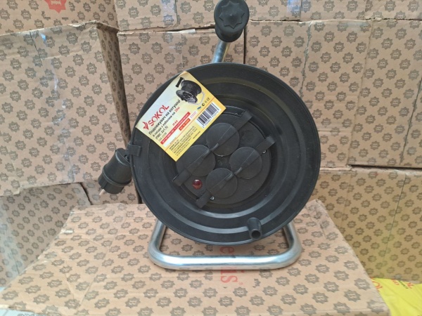 Удлинитель на катушке Sokol без заземления 4 гн. 20 м 164893 