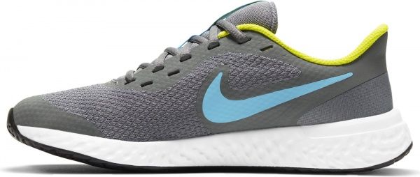 Кроссовки Nike NIKE REVOLUTION 5 BQ5671-019 р.US 4,5Y серый