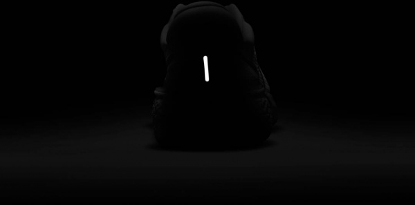 Кроссовки Nike ZoomX Invincible Run Flyknit CT2229-800 р.US 6 розово-бежевый