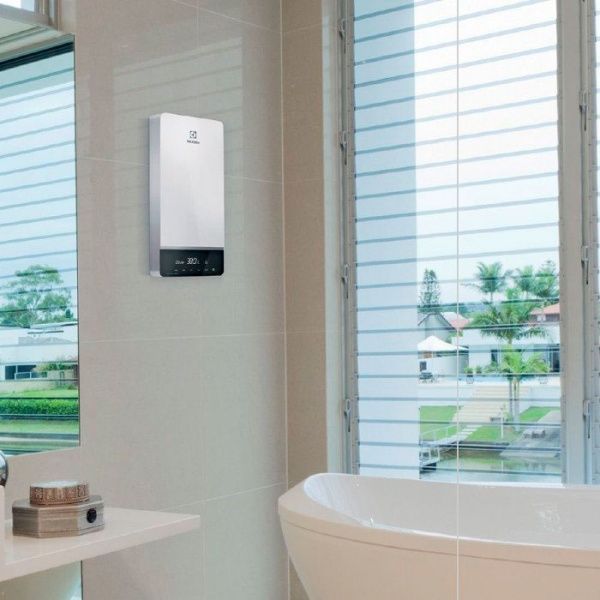 Електроводонагрівач проточний Electrolux NPX 12-18 SENSOMATIC PRO