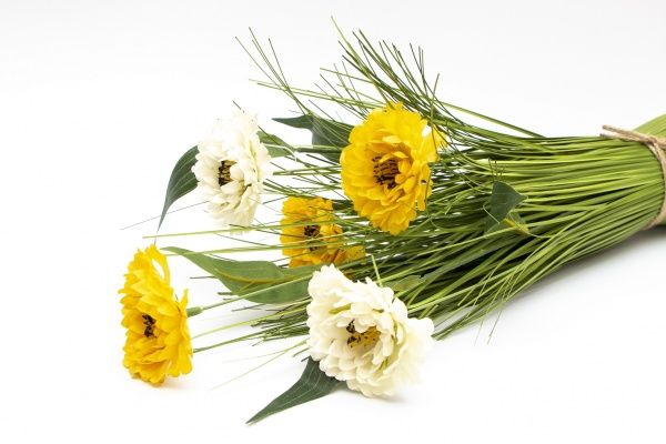 Композиция Сноп камелии с травой 45 см Девилон