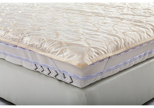 Наматрасник MatroLuxe с угловыми фиксаторами 140x200 см 