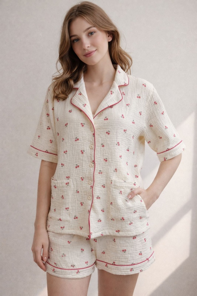 Пижама женская German Volf Вишни р. S молочный с принтом (26003)