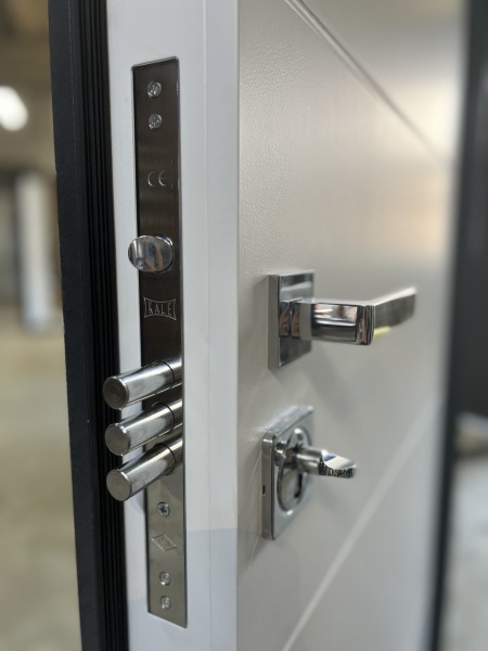 Двері вхідні Мавіс Н-22 бетон антрацит / білий 2050х880 мм ліві