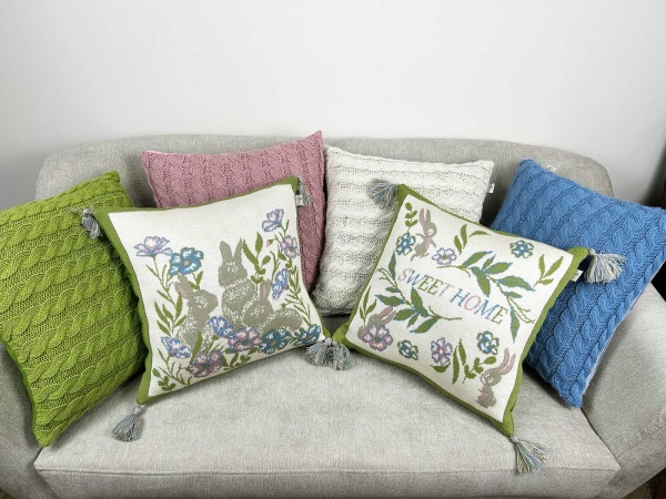 Подушка Sweet home Зайчата 45x45 см 