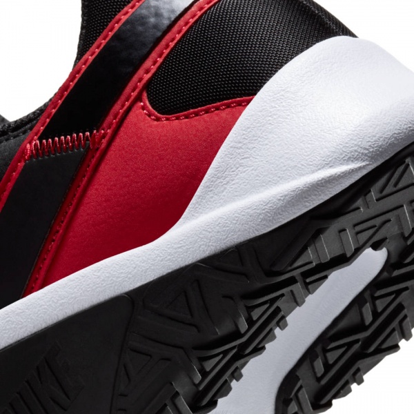 Кроссовки Nike Legend Essential 2 CQ9356-005 р.US 10,5 черный