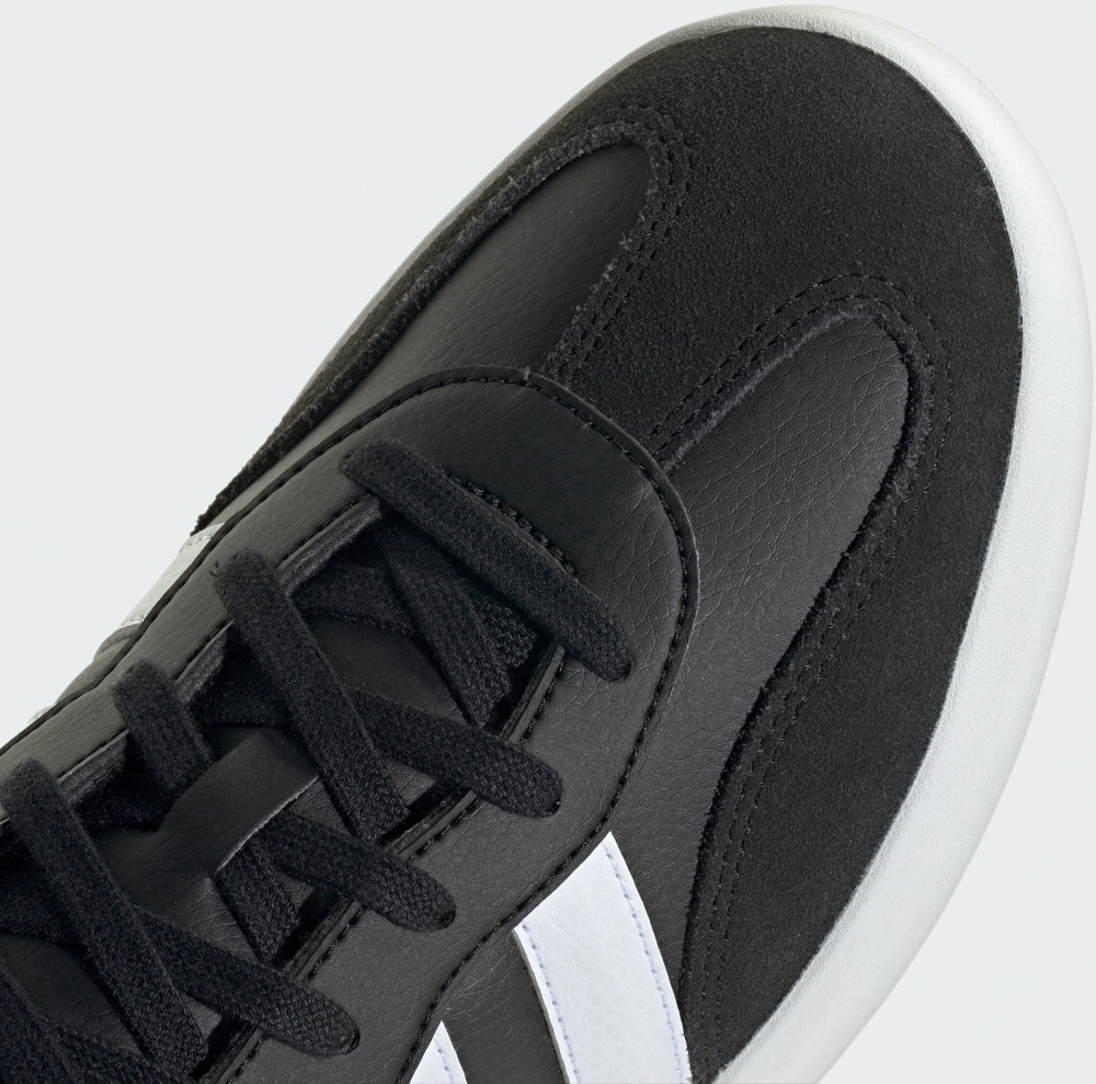 Кросівки чоловічі демісезонні Adidas BARREDA JI2307 р.44 чорні