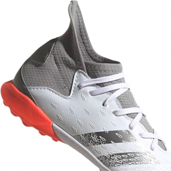 Сороконожки Adidas PREDATOR FREAK .3 TF J FY6312 р.UK 4,5 белый