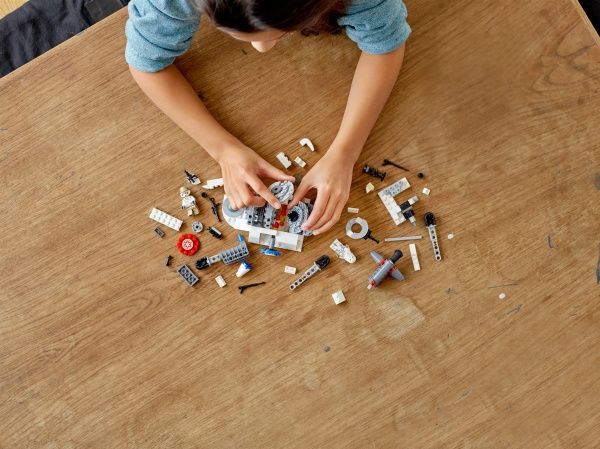 Конструктор LEGO Star Wars Боевые действия: Атака на генератор планеты Хот 7523