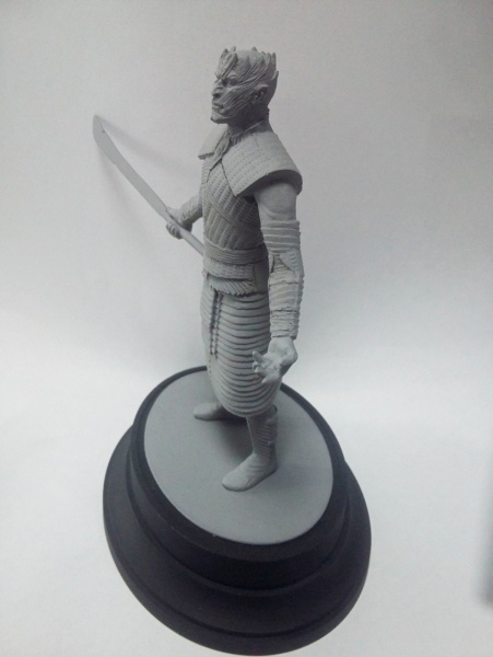 Сборная модель ICM король ночи (4823044405350) 1:16