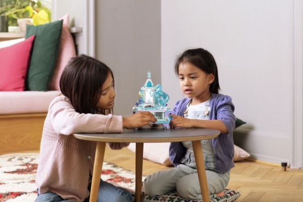 Конструктор LEGO Disney Frozen Ельзина скринька для прикрас 41168