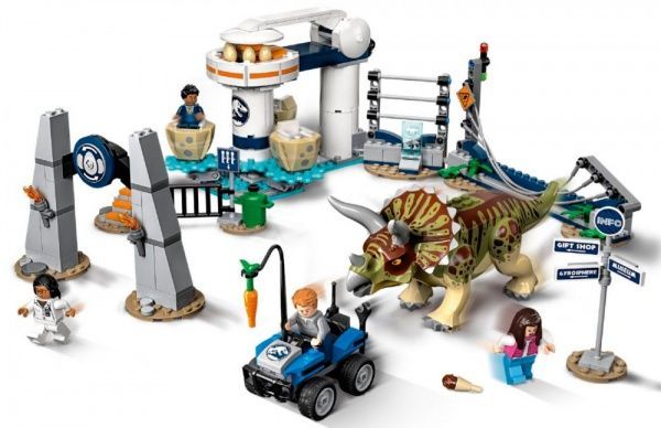 Конструктор LEGO Jurassic World Лють трицератопса 75937