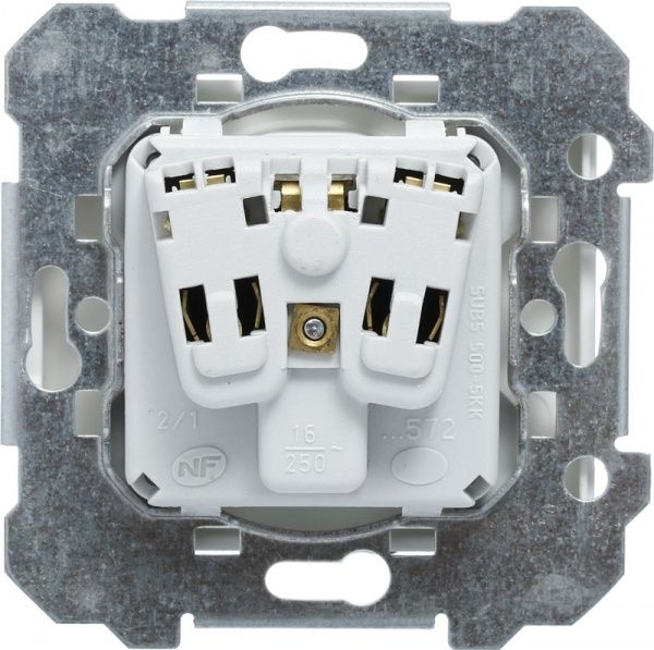 Розетка с заземлением Siemens Iris 2P+Е 16 А 250 В без шторок белый 18572 W