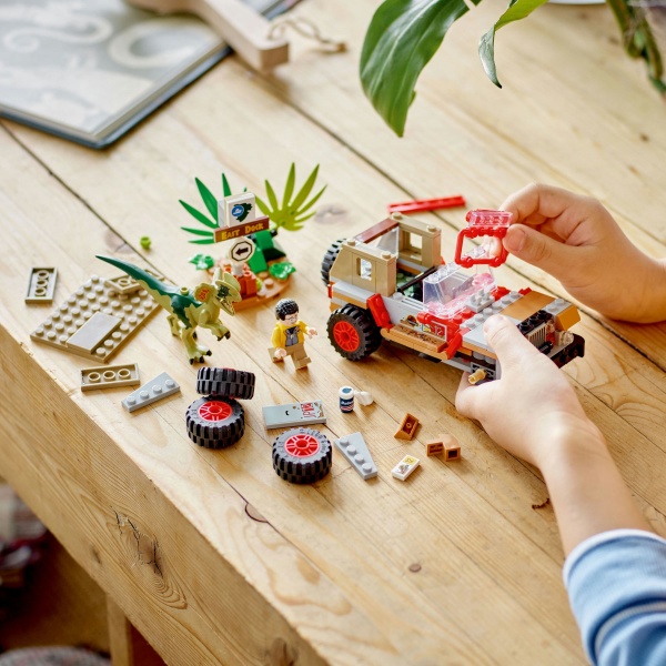 Конструктор LEGO Jurassic World Засада дилофозавра 76958