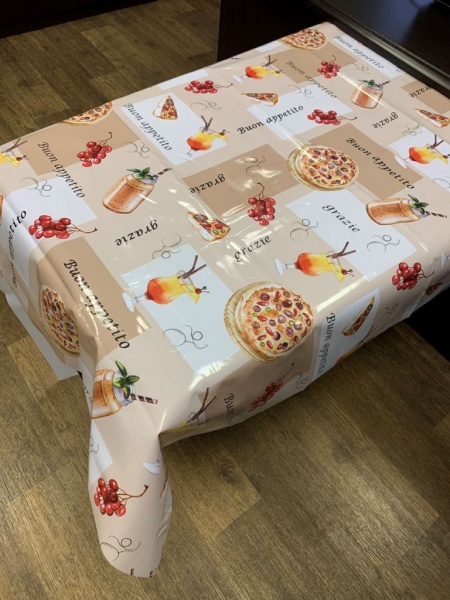 Скатерть Пицца 3-шаровая (ПВХ) 137x100 см мульти Даріана 