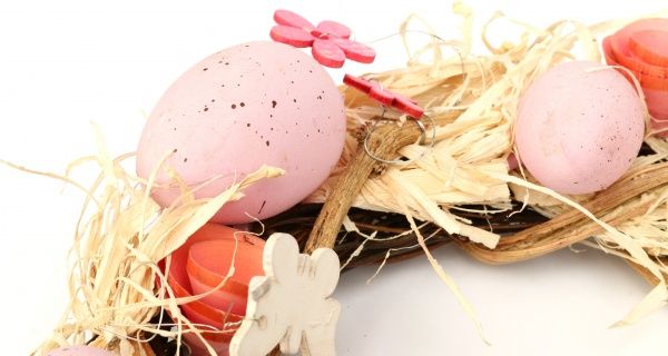 Венок из яиц и бабочек WJ19061