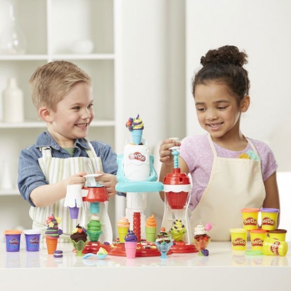 Игровой набор Hasbro Play Doh Мир мороженого (E1935)