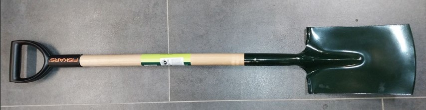 Лопата Fiskars с деревянной ручкой 1014822