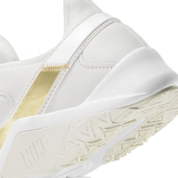 Кросівки Nike Legend Essential 2 CQ9545-010 р.US 6 білий