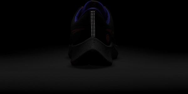 Кросівки Nike Air Zoom Pegasus 38 Shield DC4073-003 р.US 8,5 чорний