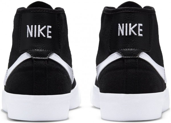 Кросівки Nike SB BLZR COURT MID DC8901-001 р.40,5 чорний