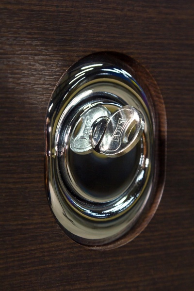 Двері вхідні Булат Гарант 514 венге горизонт темний 2050x850 мм праві