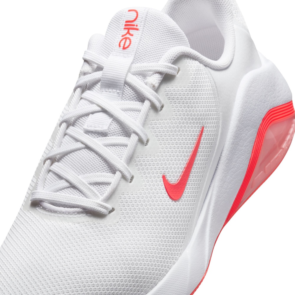 Кросівки жіночі Nike Bella 7 FZ1689-101 р.36,5 білі