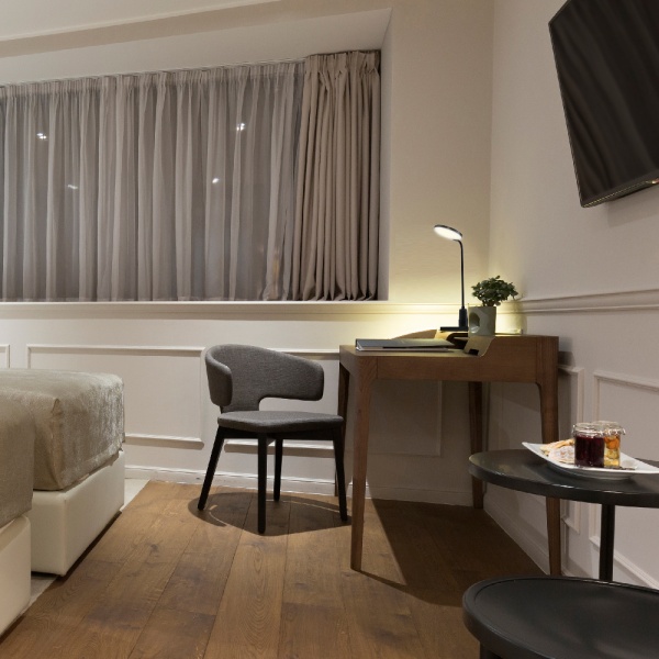 Настільна лампа офісна ARDERO чорний DE1736 