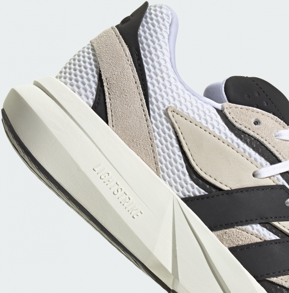 Кроссовки мужские Adidas LIGHTSTRIDE JH6944 р.45 1/3 бежевые с черным