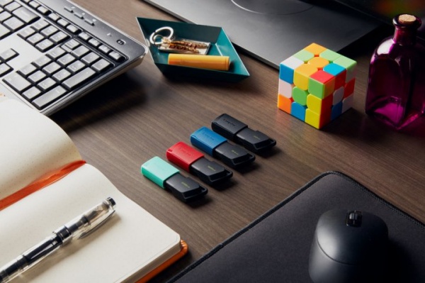 Флешпам'ять USB Kingston DataTraveler Exodia M 32 ГБ USB 3.2 black (DTXM/32GB) 