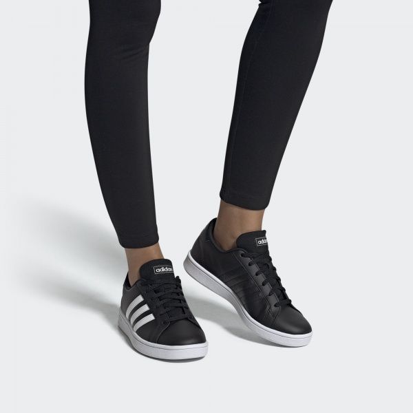 Кросівки Adidas GRAND COURT BASE EE7482 р.6,5 чорний