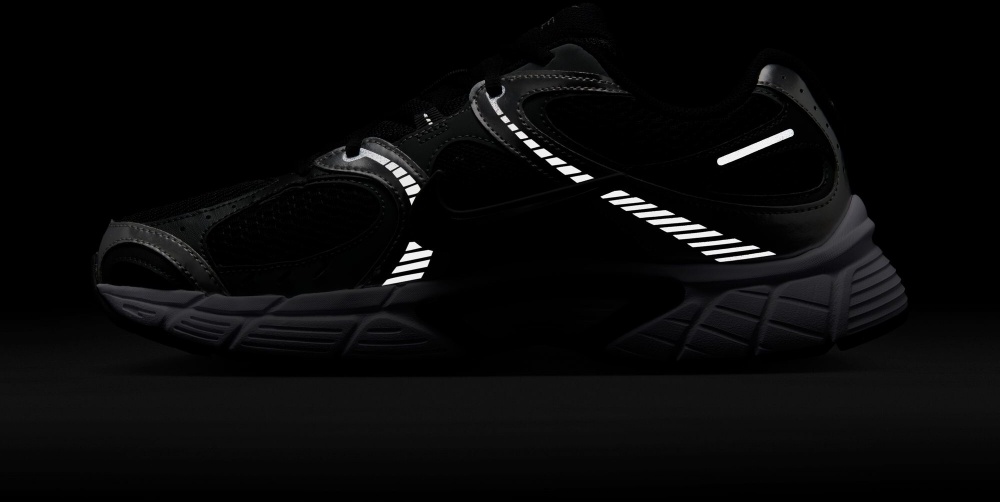 Кросівки Nike V5 RNR HJ5228-004 р.42