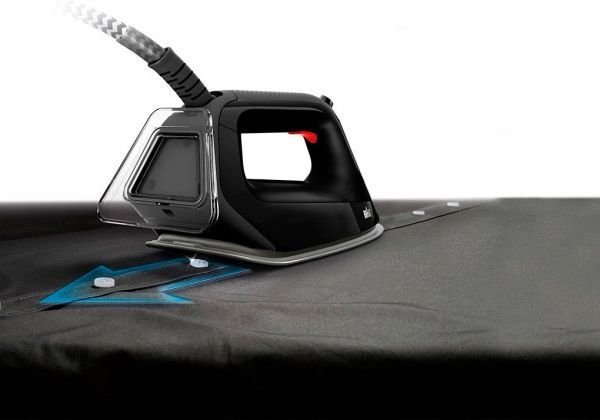 Утюг с парогенератором Braun IS2058BK