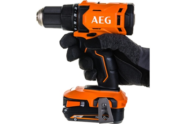 Шуруповерт акумуляторний AEG 4935478630 BS18G4-202C
