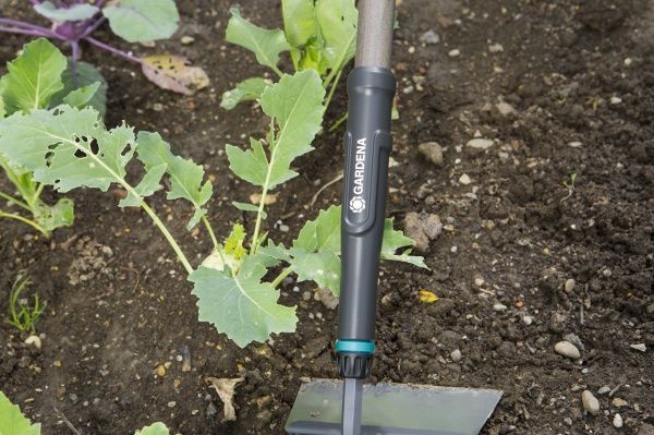 Тяпка садовая Gardena с ручкой NatureLine 17109-20