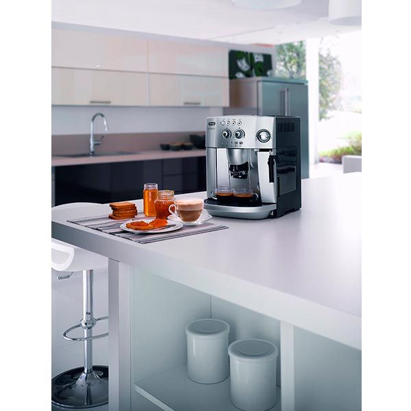 Кавомашина Delonghi ESAM 4200.S