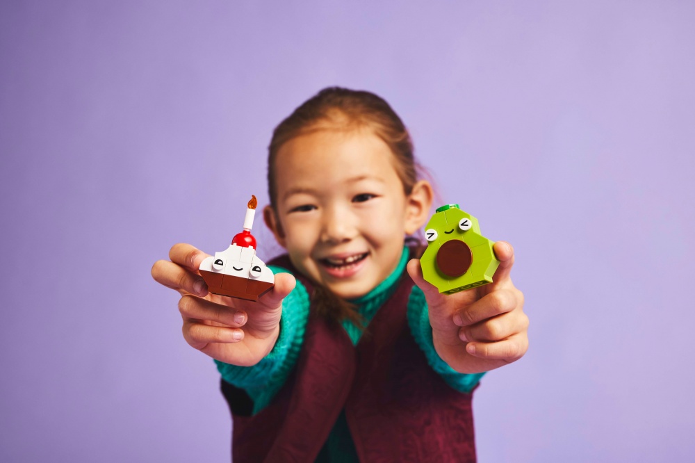 Конструктор LEGO Classic Творческие друзья с едой 11039