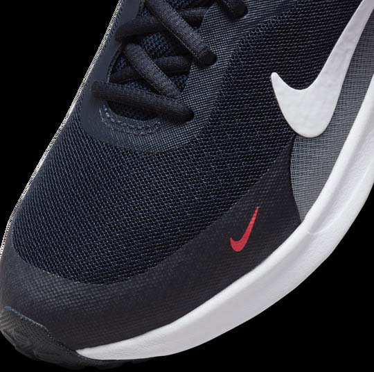Кросівки Nike REVOLUTION 7(GS) FB7689-400 р.35 чорний