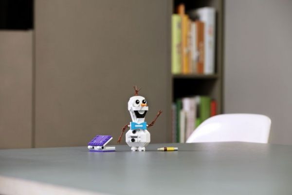 Конструктор LEGO Disney Frozen Олаф 41169