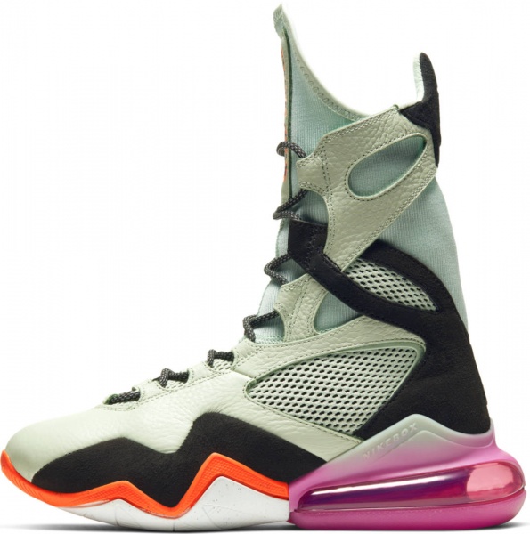 Кросівки Nike WMNS NIKE AIR MAX BOX AT9729-334 р.US 9 білий