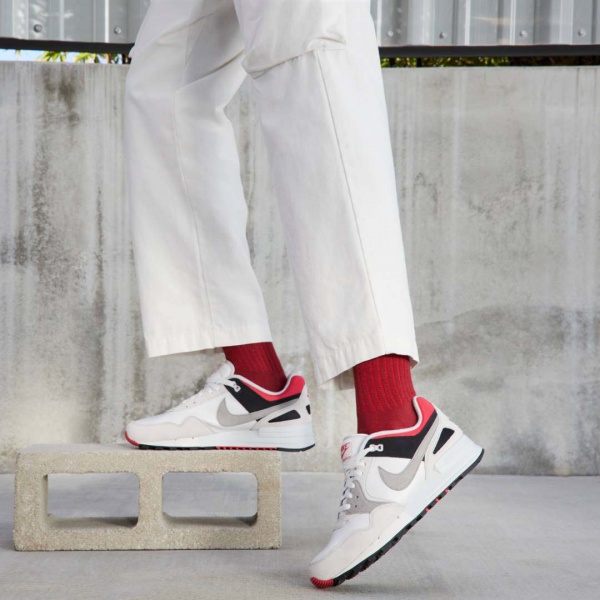 Кроссовки Nike FD3598-100 р.41 белый