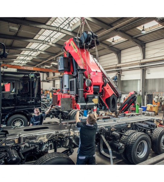 Жилет робочий WURTH MODYF CETUS р. L зріст універсальний M402145002 антрацит