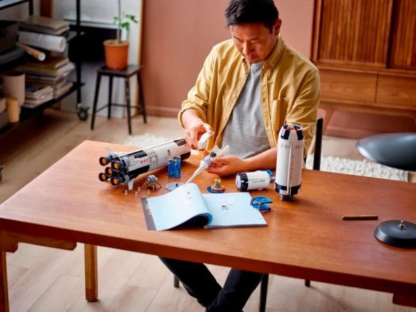 Конструктор LEGO Ideas Ракетно-космическая система НАСА Сатурн-5-Аполлон 92176