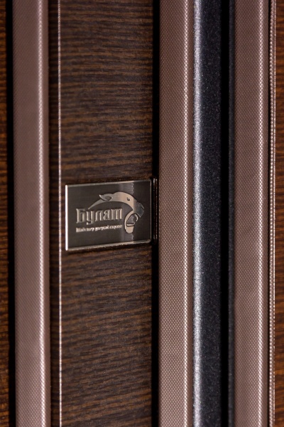 Двері вхідні Булат Гарант 514 венге горизонт темний 2050x950 мм праві