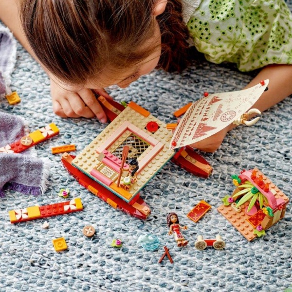 Конструктор LEGO ǀ Disney Пошуковий човен Ваяни 43210