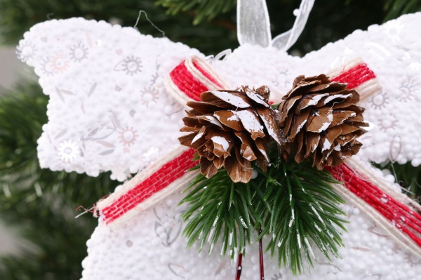 Декоративная подвеска Колокольчик с декором 13x13 см HF20Y11-53 белый