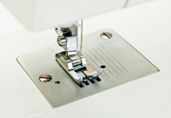 Швейна машина Minerva B32 