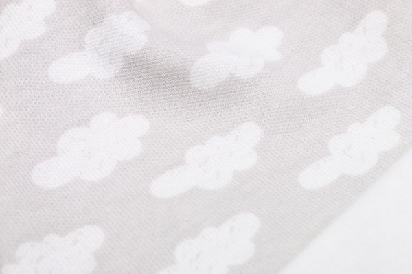 Шапочка детская Bambinelli тучки 6-9 месяцев серый с рисунком